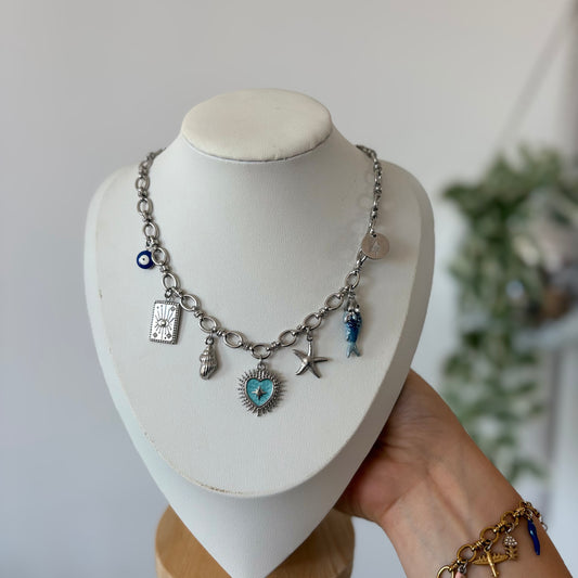 Collier bleu