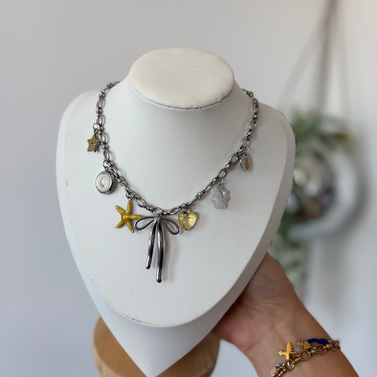 Collier jaune